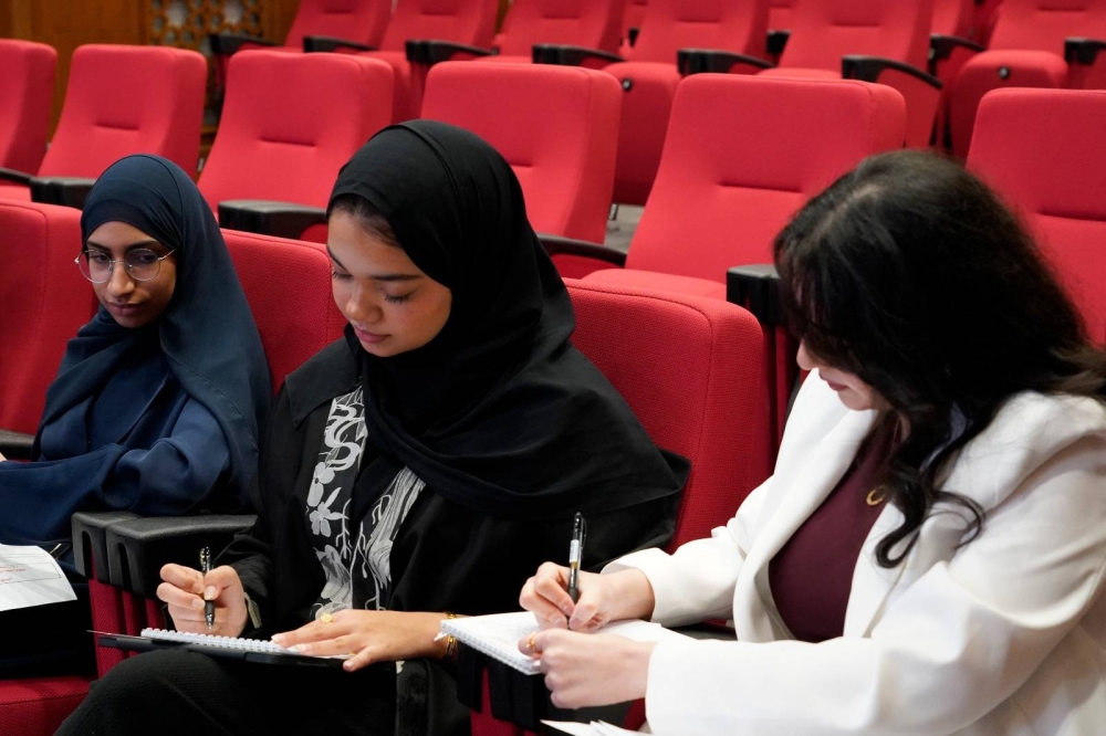 بدء برنامج &laquo;رهان المستقبل&raquo; بالتعاون بين أمانة النواب ومعهد البحرين للتنمية السياسية