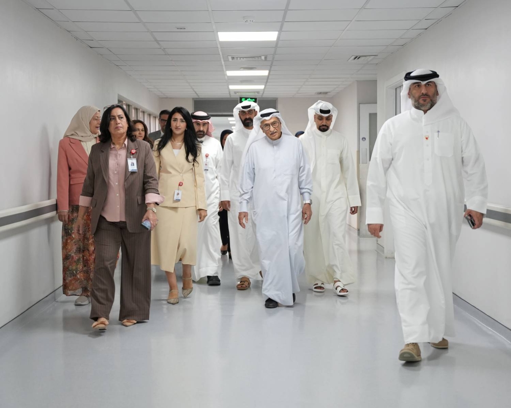 رئيس المجلس الأعلى للصحة يفتتح وحدة العناية القصوى الجديدة بمجمع السلمانية الطبي