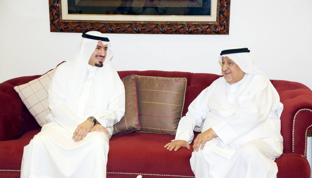 محافظ العاصمة: المجالس البحرينية تجسد القيم الوطنية وتعزز التواصل مع الأهالي