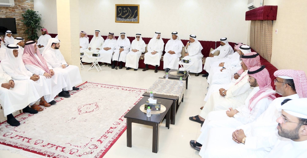 محافظ العاصمة: المجالس البحرينية تجسد القيم الوطنية وتعزز التواصل مع الأهالي