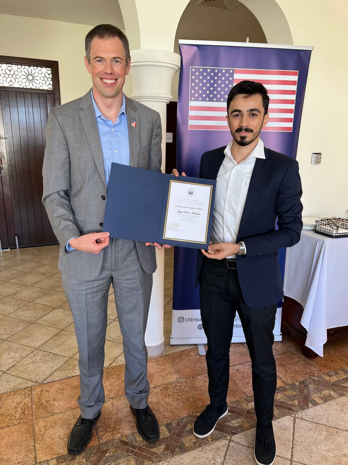 السفارة الأمريكية تكرّم صحفيي صحيفة الوطن ضمن نخبة من الإعلاميين