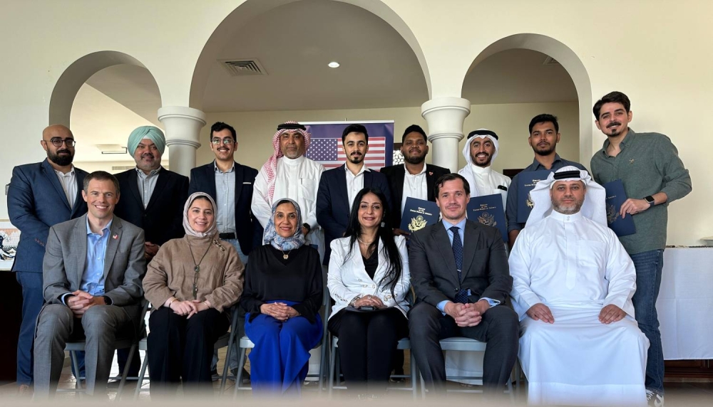 السفارة الأمريكية تكرّم صحفيي صحيفة الوطن ضمن نخبة من الإعلاميين