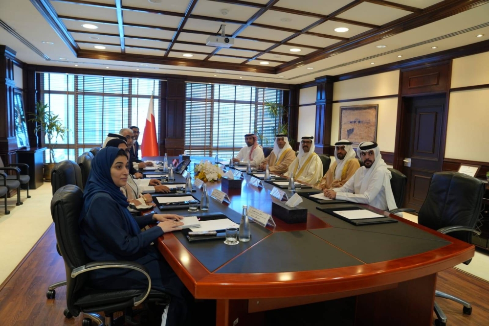 محافظ الجنوبية يبحث ووزير الأشغال تنفيذ المشاريع الخدمية والتنموية بالمحافظة