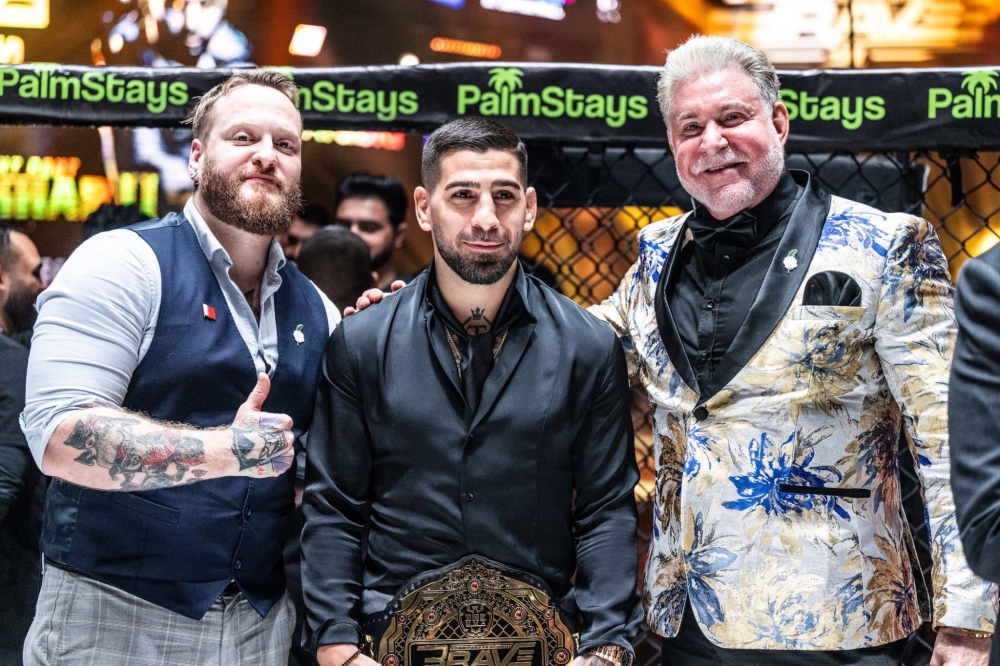 بريف البحرينية تشيد بالعطاء المميز للمعلق الشهير كارلوس كريمر في BRAVE CF