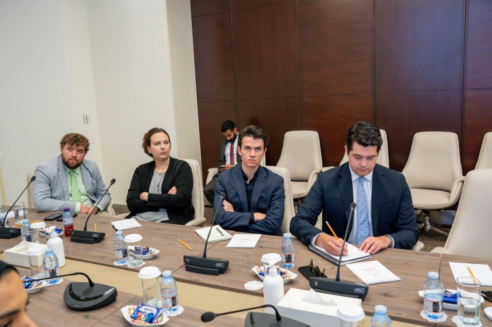 أمانة  النواب تستقبل وفداً من موظفي الكونجرس الأمريكي