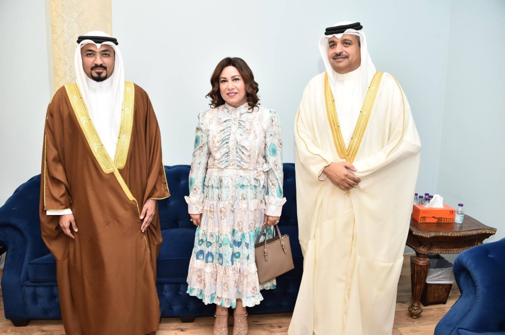 محافظ العاصمة يستقبل رواد المجلس الأسبوعي