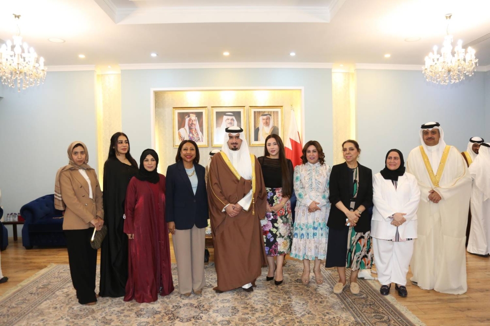 محافظ العاصمة يستقبل رواد المجلس الأسبوعي