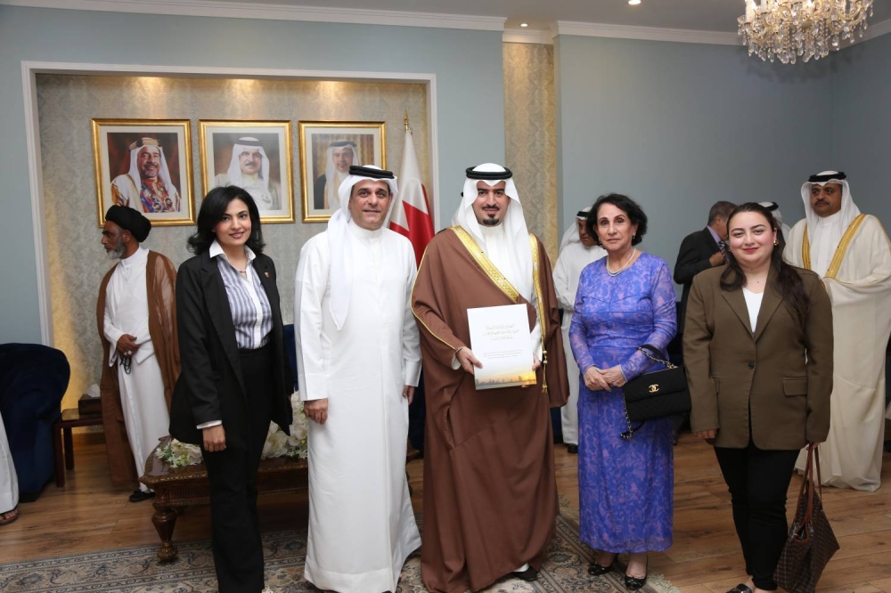 محافظ العاصمة يستقبل رواد المجلس الأسبوعي