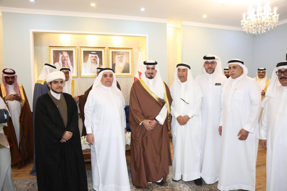 محافظ العاصمة يستقبل رواد المجلس الأسبوعي