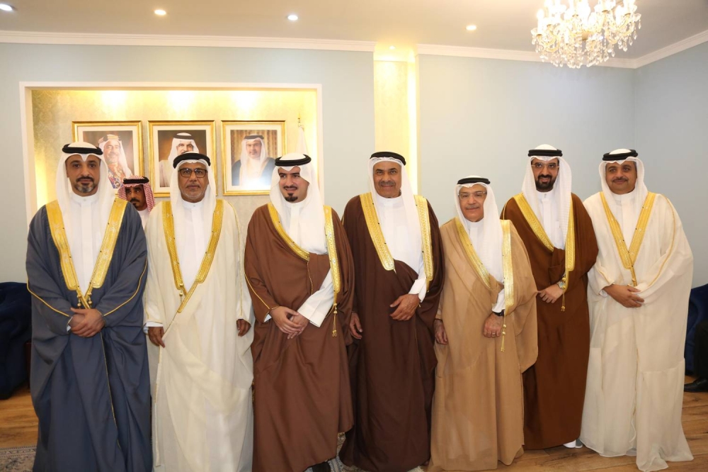 محافظ العاصمة يستقبل رواد المجلس الأسبوعي