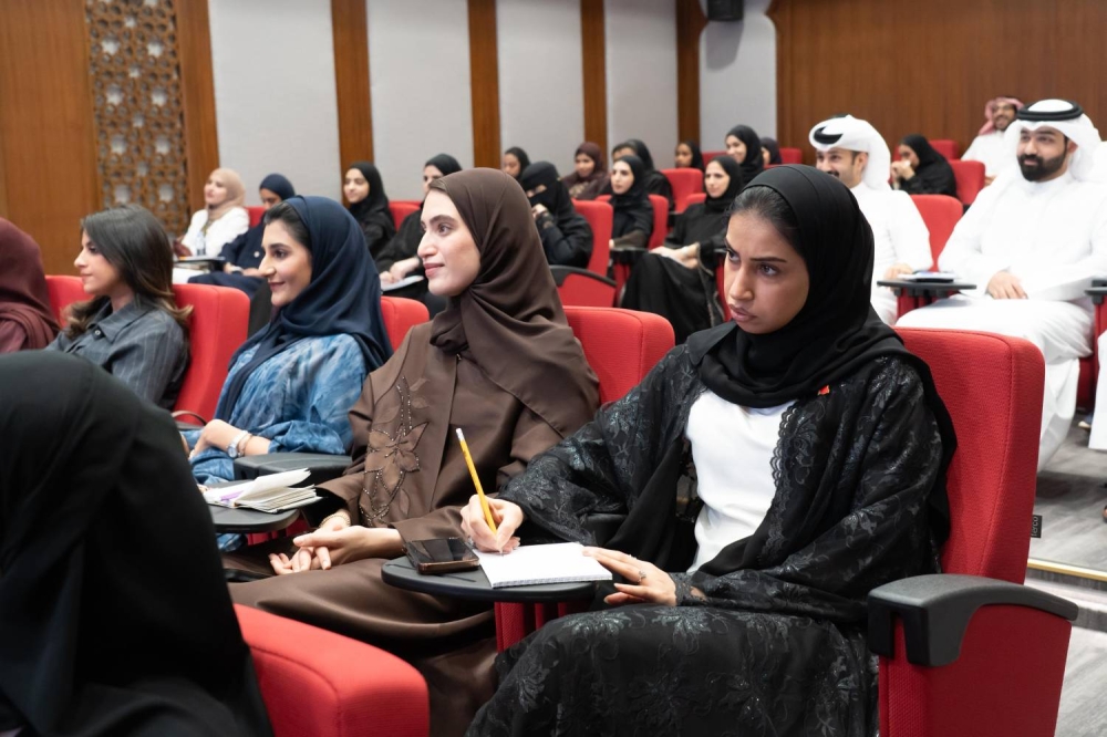 "جسور برلمانية" يواصل محاضرات اليوم الثاني حول دعم الشباب