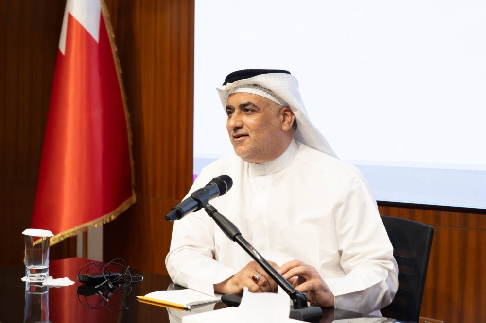 "جسور برلمانية" يواصل محاضرات اليوم الثاني حول دعم الشباب