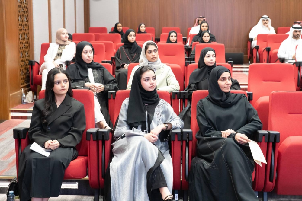 "جسور برلمانية" يواصل محاضرات اليوم الثاني حول دعم الشباب