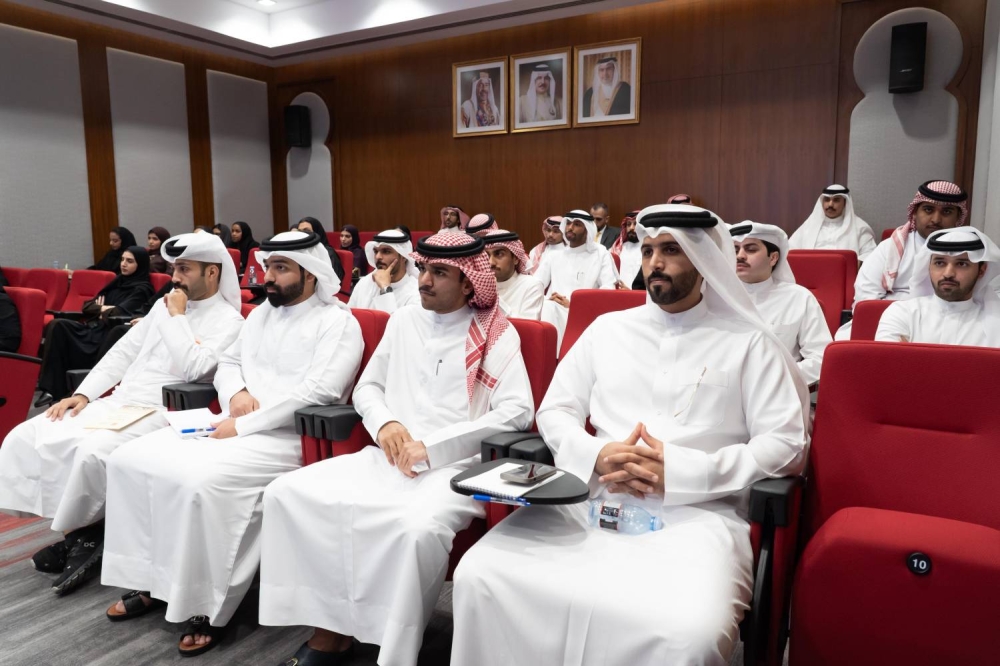 "جسور برلمانية" يواصل محاضرات اليوم الثاني حول دعم الشباب