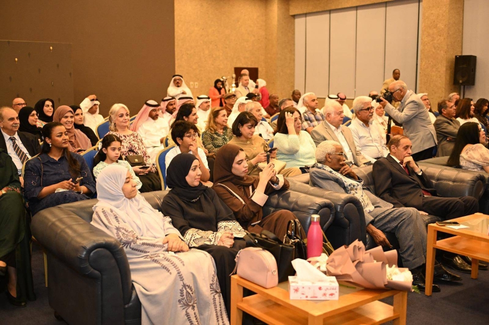 تدشين كتاب (الوجبات الخفيفة) في أمسية جمعت الفكر والفن والتربية وسط حضور نوعي