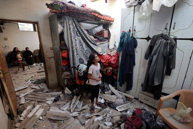 غارات إسرائيل مستمرة.. استشهاد 67 فلسطينياً في غزة