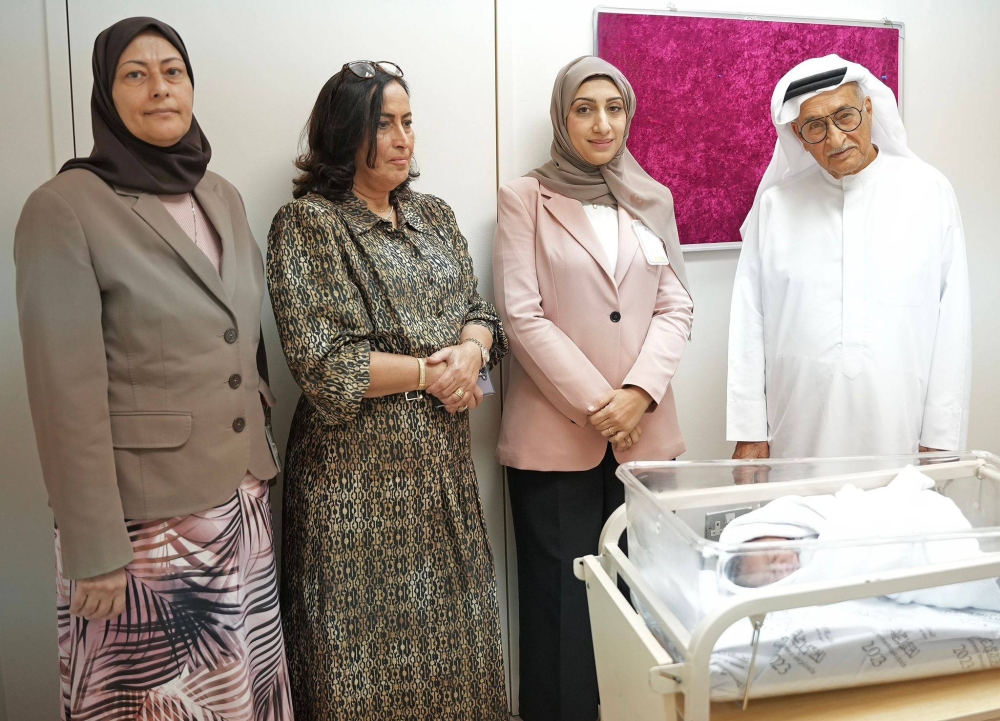 رئيس المجلس الأعلى للصحة يفتتح عيادة الفحص المبكر للسمع للمواليد الجدد بمجمع السلمانية الطبي