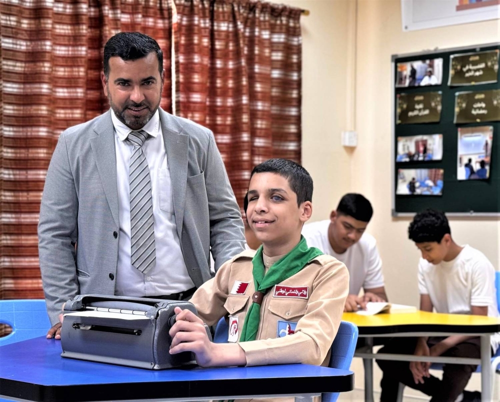 سامي يثبت أن الإعاقة لا تمنع النجاح في المدرسة والحياة