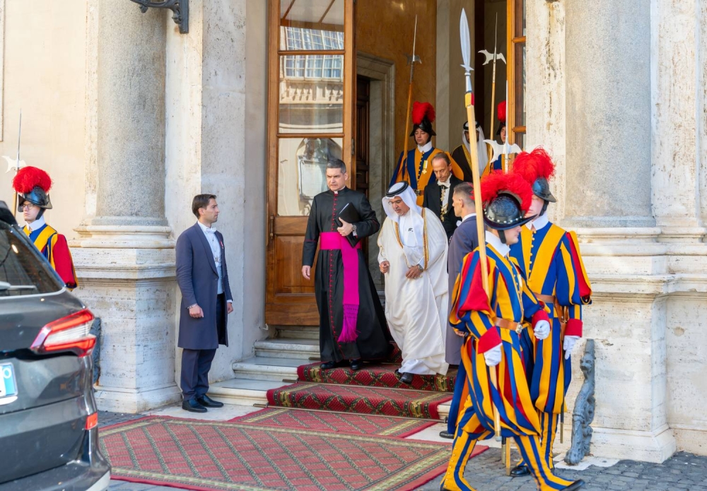 ولي العهد رئيس الوزراء يلتقي قداسة البابا ليو الرابع عشر بابا الفاتيكان
