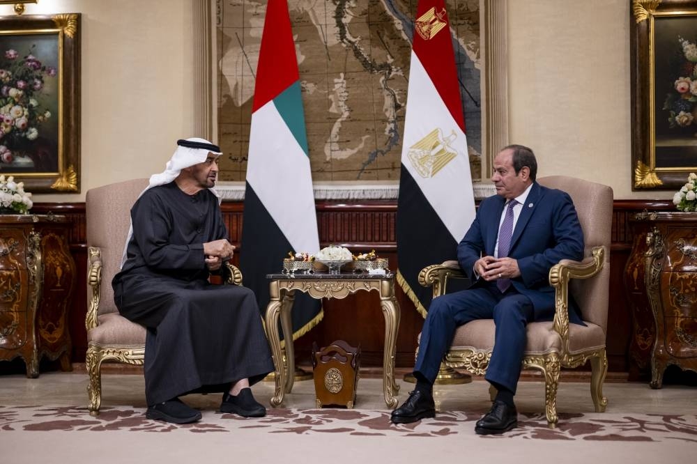 الرئيس الإماراتي ونظيره المصري يبحثان العلاقات الأخوية ومسارات التعاون المشترك