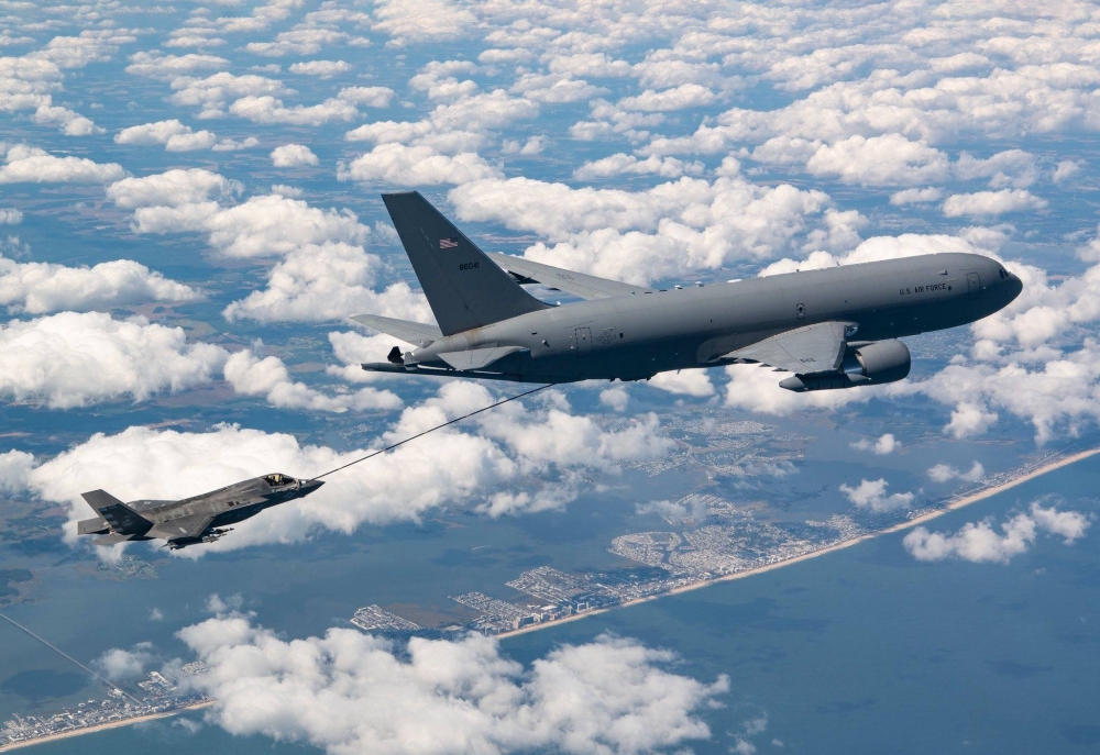 تطور عسكري ملفت.. تشكيلة كبيرة من طائرات التزود بالوقود الأمريكية تتوجه نحو أوروبا