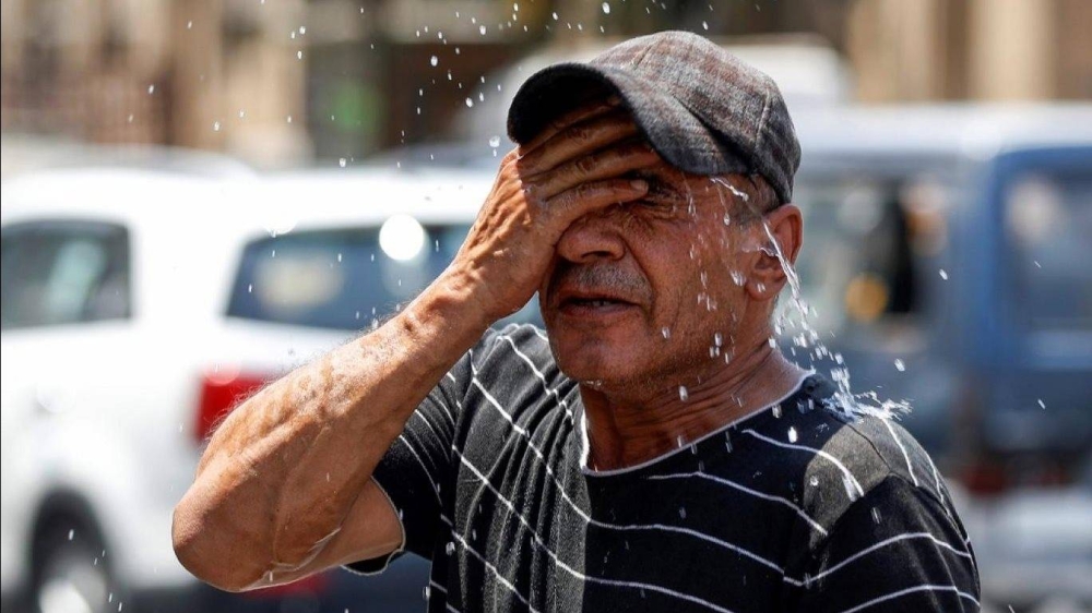 ماذا يحدث لجسمك عند ارتفاع الرطوبة؟.. تأثيرات ملحوظة على البشرة والشعر