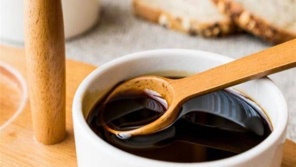 6 فوائد مذهلة لصحتك.. لماذا يجب إضافة العسل الأسود إلى نظامك الغذائي؟