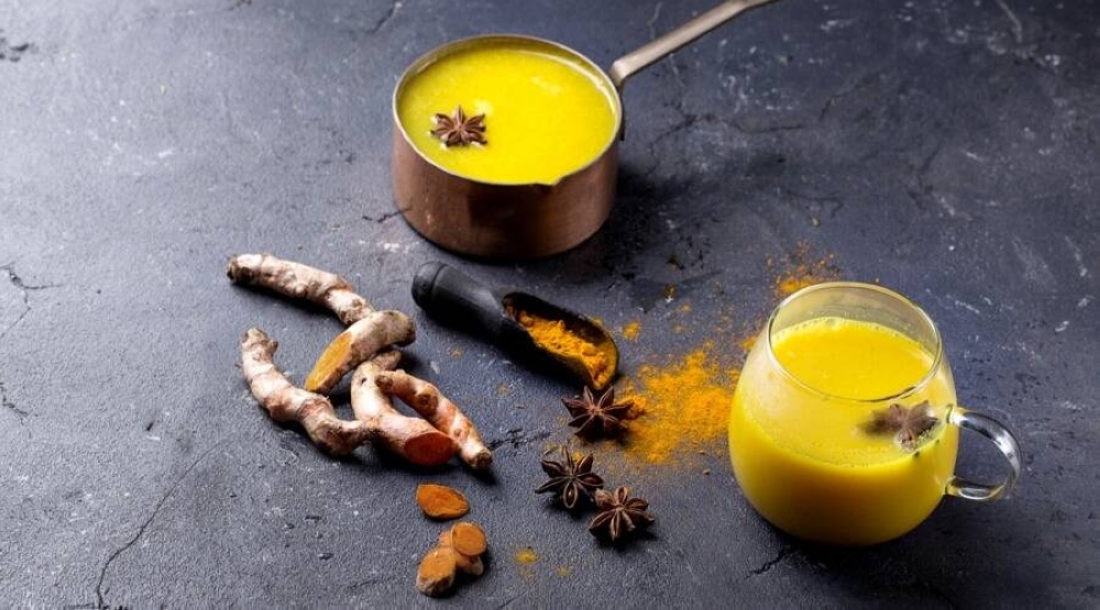 أضرار تناول الكركم قبل النوم.. منها تهيج المعدة