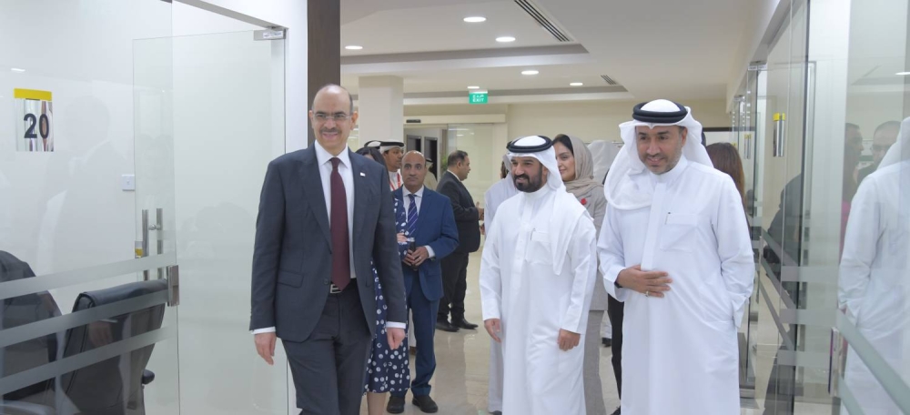 وزير العمل بالوكالة يطّلع على سير الإجراءات بمركز خدمات التوظيف
