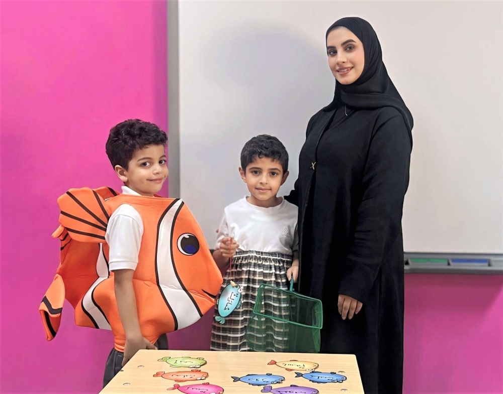 ربط اللغة العربية والرياضيات بعالم البحار في حصص المعلمة أسماء