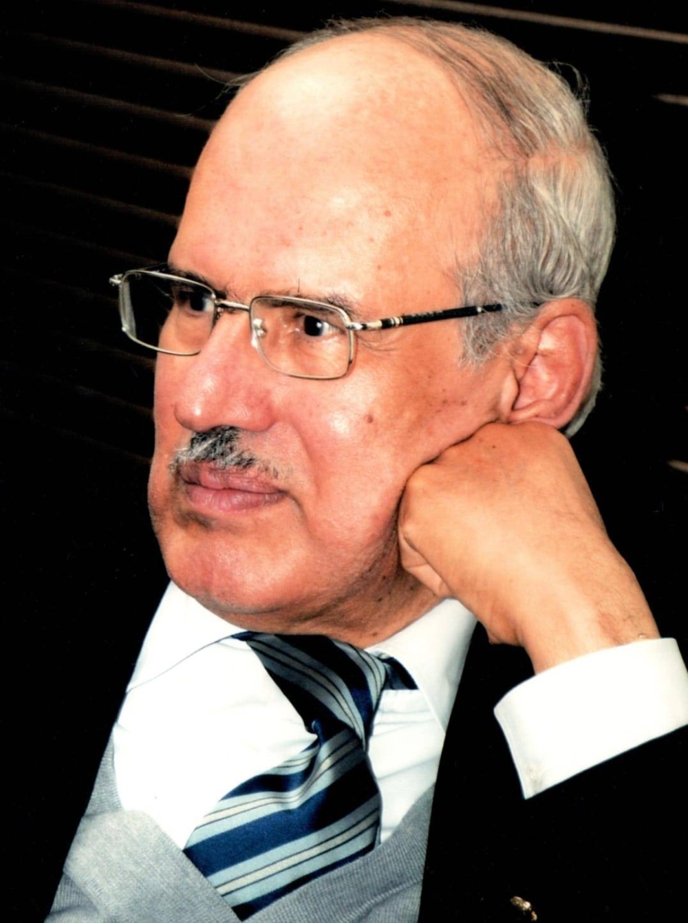 تمديد تسليم المشاركات في مسابقة محمد جابر الأنصاري لإثراء الفكر العربي حتى 30 نوفمبر المقبل