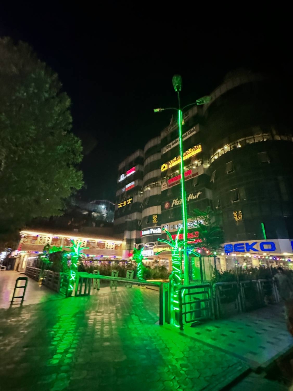 رحالة بحرينيون في جولة سياحية الى أفغانستان