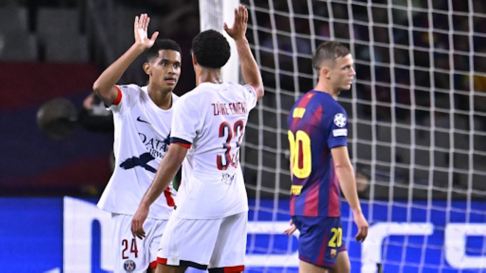 باريس سان جيرمان يحسم قمة برشلونة بثنائية راموس ومايولو في دوري الأبطال