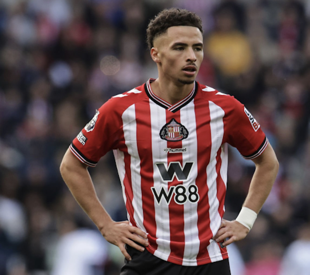 شمس الدين طالبي يكشف عدم ارتياحه في مركزه مع سندرلاند