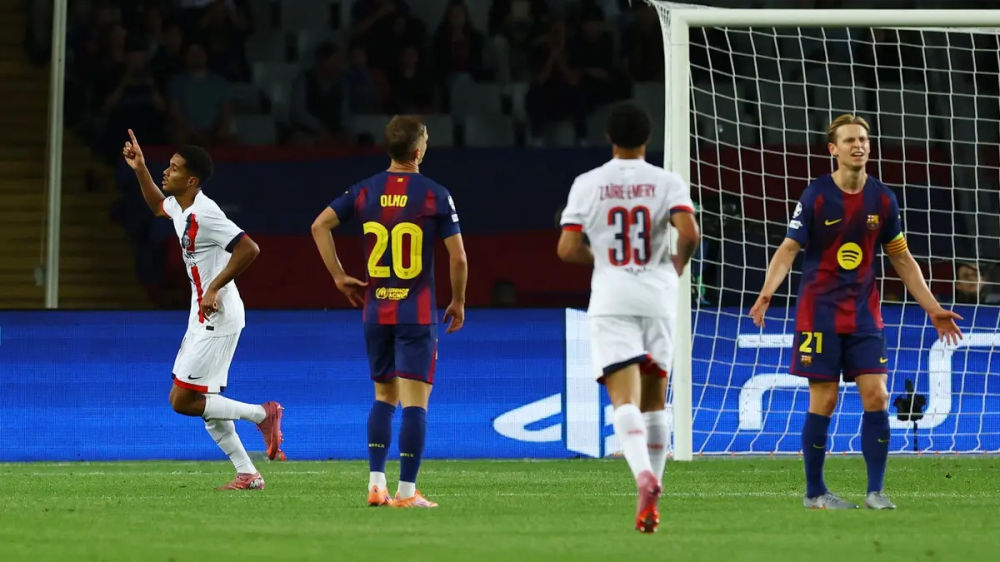 دي يونج وكوندي بعد خسارة برشلونة من باريس سان جيرمان: الاعتراف بالتفوق والبحث عن التطور