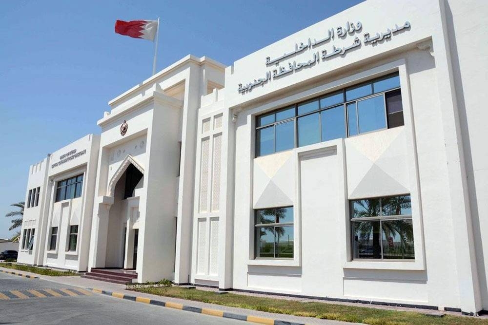 "شرطة الجنوبية": القبض على آسيوي قام بسرقة وإتلاف مركبات في الرفاع الشرقي