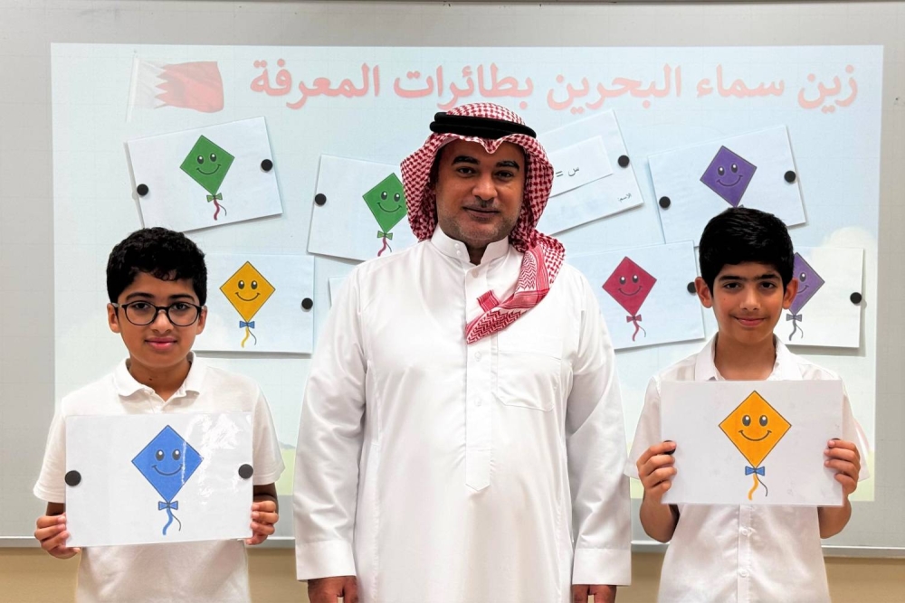المعلمان عبدالله ومحمود يجعلان الرياضيات أمتع المواد في مدرسة القضيبية