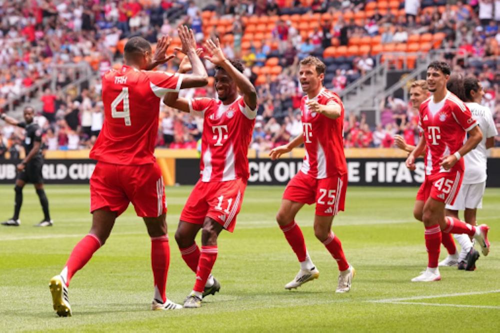 بايرن ميونخ يطارد رقماً قياسياً غير مسبوق بقيادة كومباني