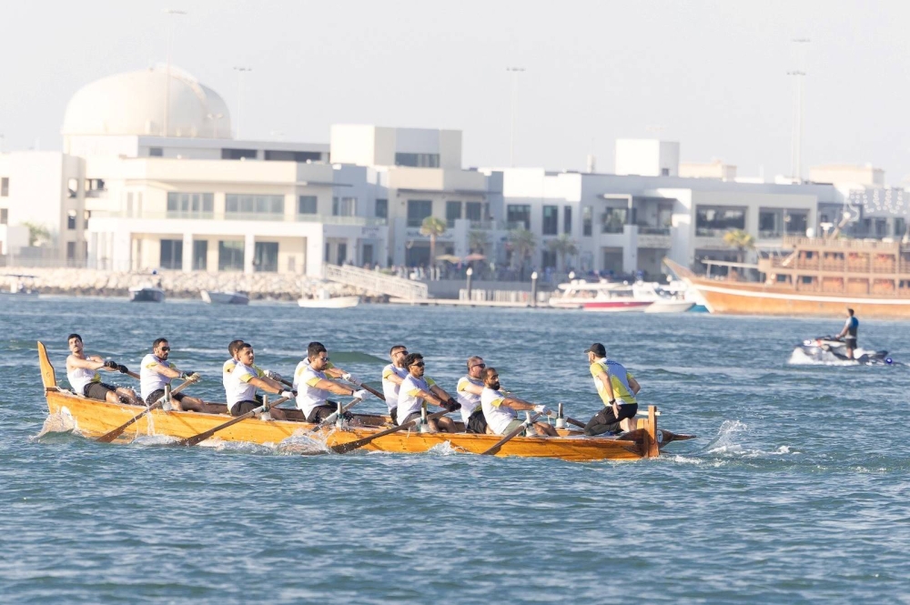 قوارب التجديف الشعبي تستعد لخوض منافسات شوط كأس خالد بن حمد