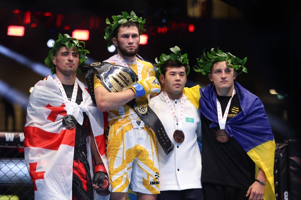 3 ذهبيات تضع البحرين في الصدارة عربياً ببطولة العالم لفنون القتال المختلطة