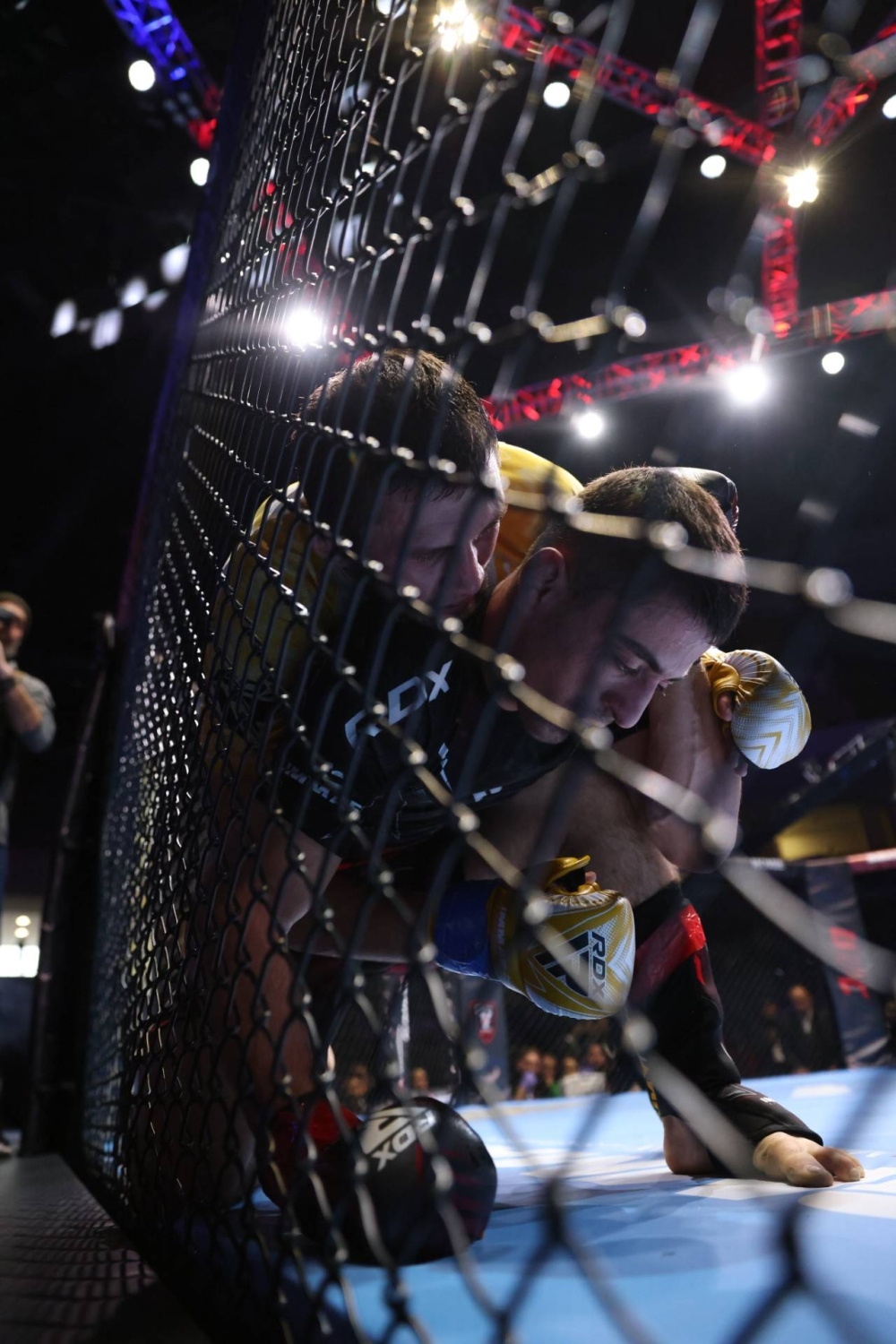 3 ذهبيات تضع البحرين في الصدارة عربياً ببطولة العالم لفنون القتال المختلطة