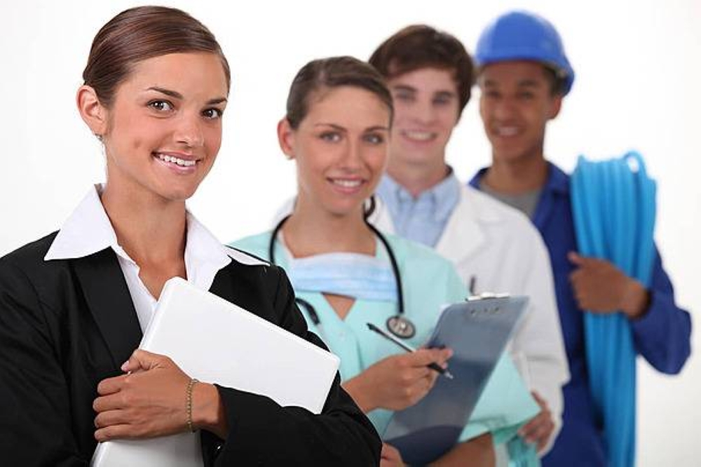 &laquo;الخمسة الكبار&raquo; في سوق البحرين.. مهن واعدة برواتب مجزية