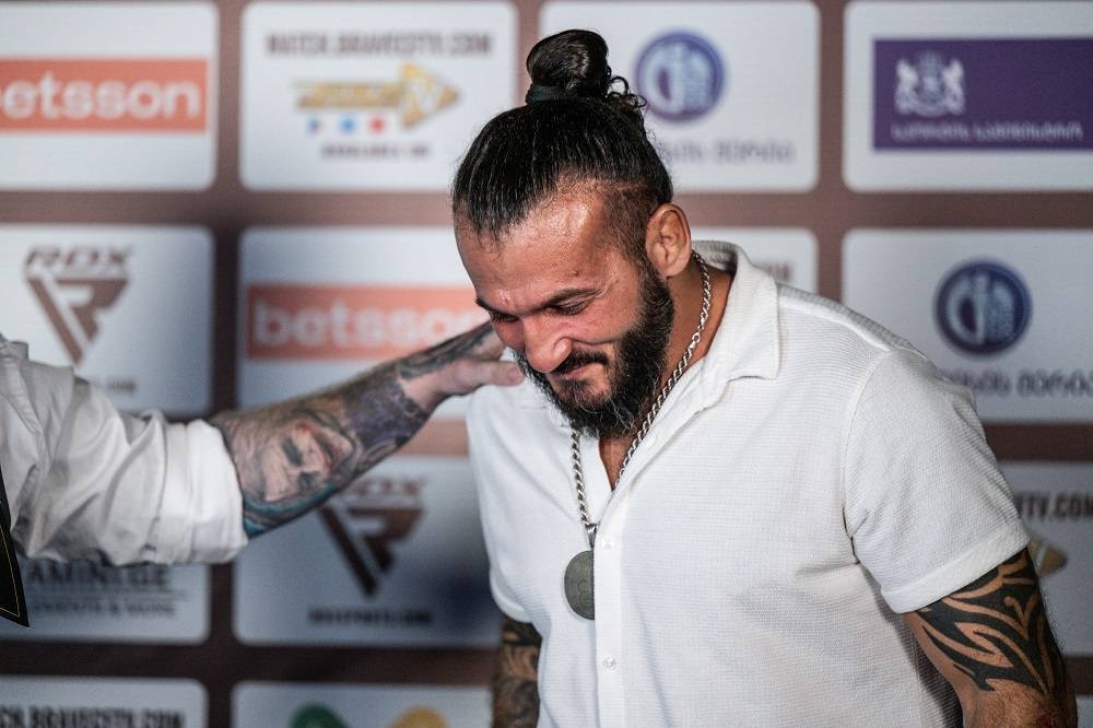 اللبناني فخر الدين أول أيقونة عربية تدخل قاعة مشاهير BRAVE CF