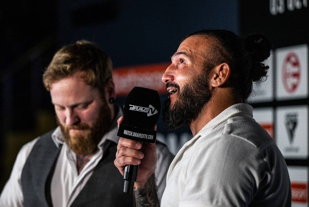 اللبناني فخر الدين أول أيقونة عربية تدخل قاعة مشاهير BRAVE CF