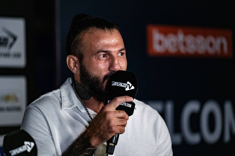 اللبناني فخر الدين أول أيقونة عربية تدخل قاعة مشاهير BRAVE CF