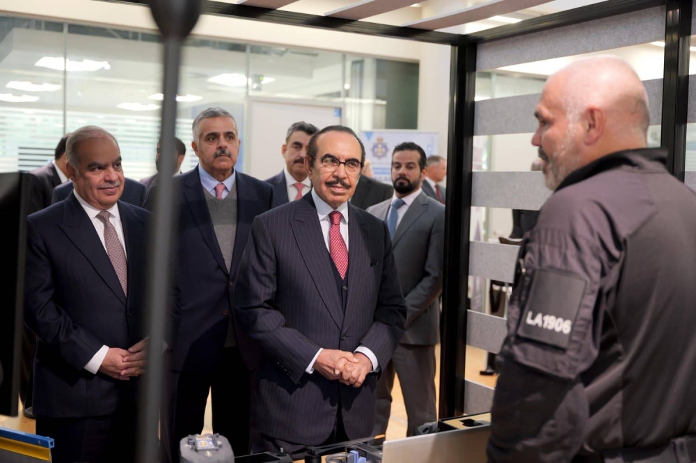 وزير الداخلية يبحث مع شرطة دورهام تعزيز الشراكة التدريبية وتبادل الخبرات في إنفاذ القانون