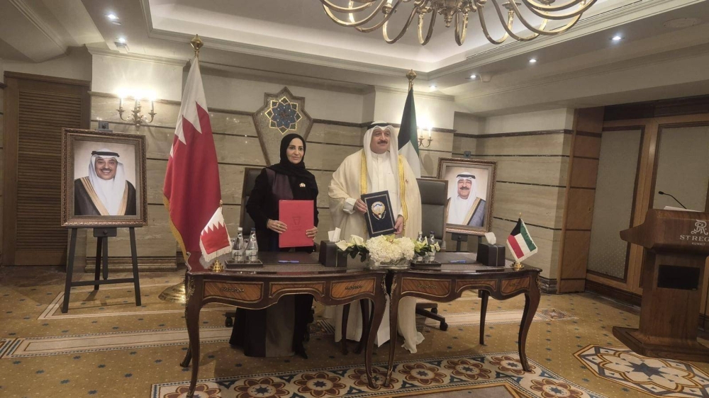 وزيرة الصحة تلتقي بوزير الصحة الكويتي في الكويت ويوقعان مذكرة تفاهم للتعاون في المجالات الصحية