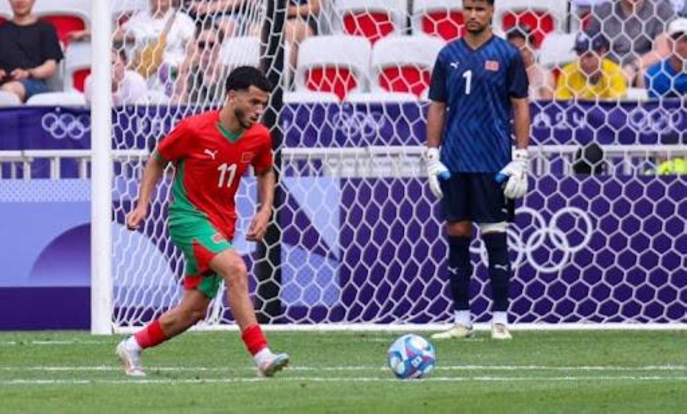 إصابة زكرياء الواحدي تُربك جينك قبل موقعة الدوري الأوروبي