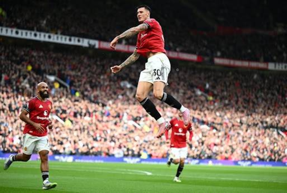 مانشستر يونايتد يحسم مواجهة سندرلاند بثنائية ماونت وسيسوكو في البريميرليج