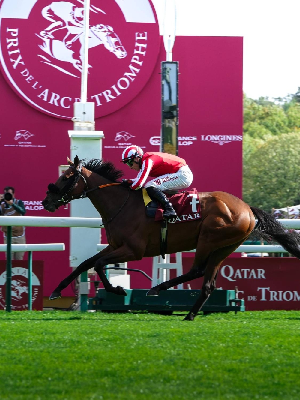 ناصر بن حمد: فوز &laquo;Caballo De Mar&raquo; في جائزة قطر قوس النصر يعكس مكانة الفروسية البحرينية على الساحة الدولية